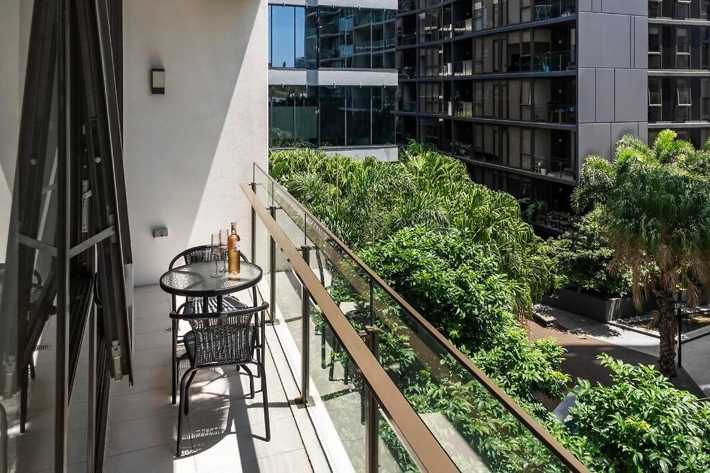 Modern 1-bdr W/ Free Car Park&fantastic Pool *