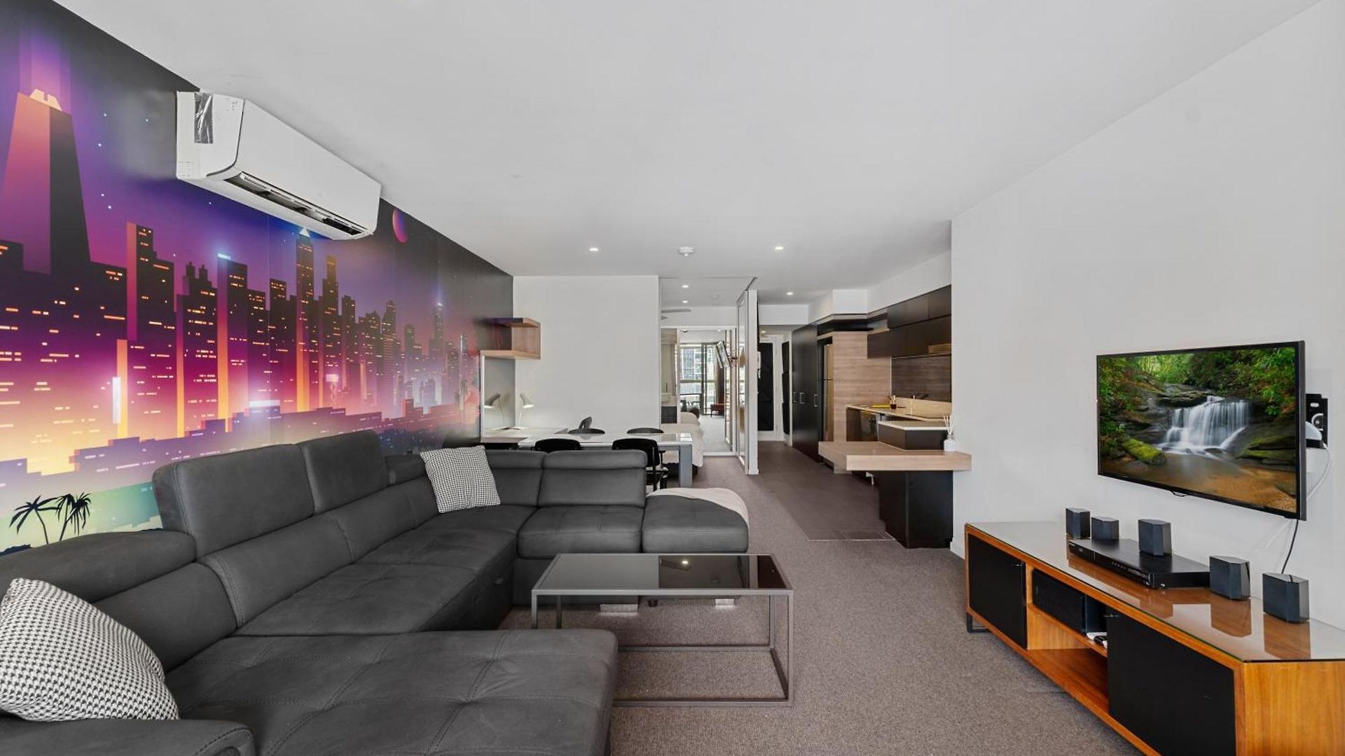 Discover Urban Bliss In Our 1-bedroom King Bed Apartment! Views And Cultural Gems * Brisbane