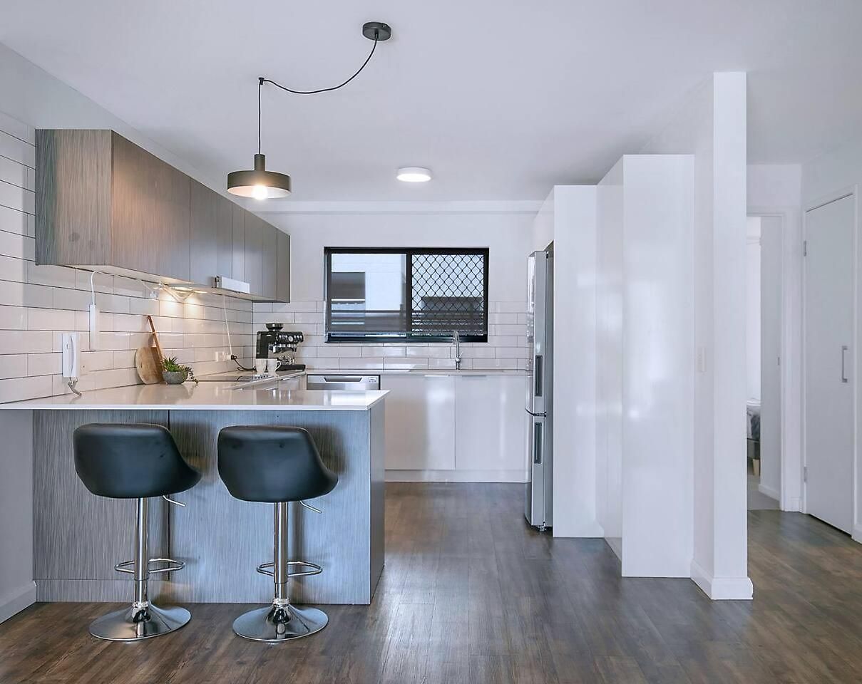 Centro At Toowong - Modern Spacious Living With Pool Apartment