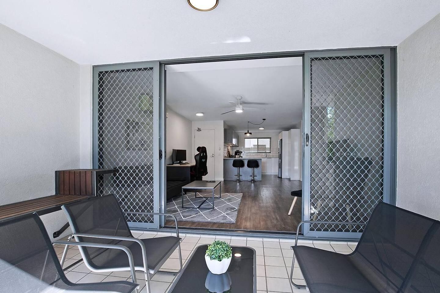 Apartment Centro At Toowong - Modern Spacious Living With Pool