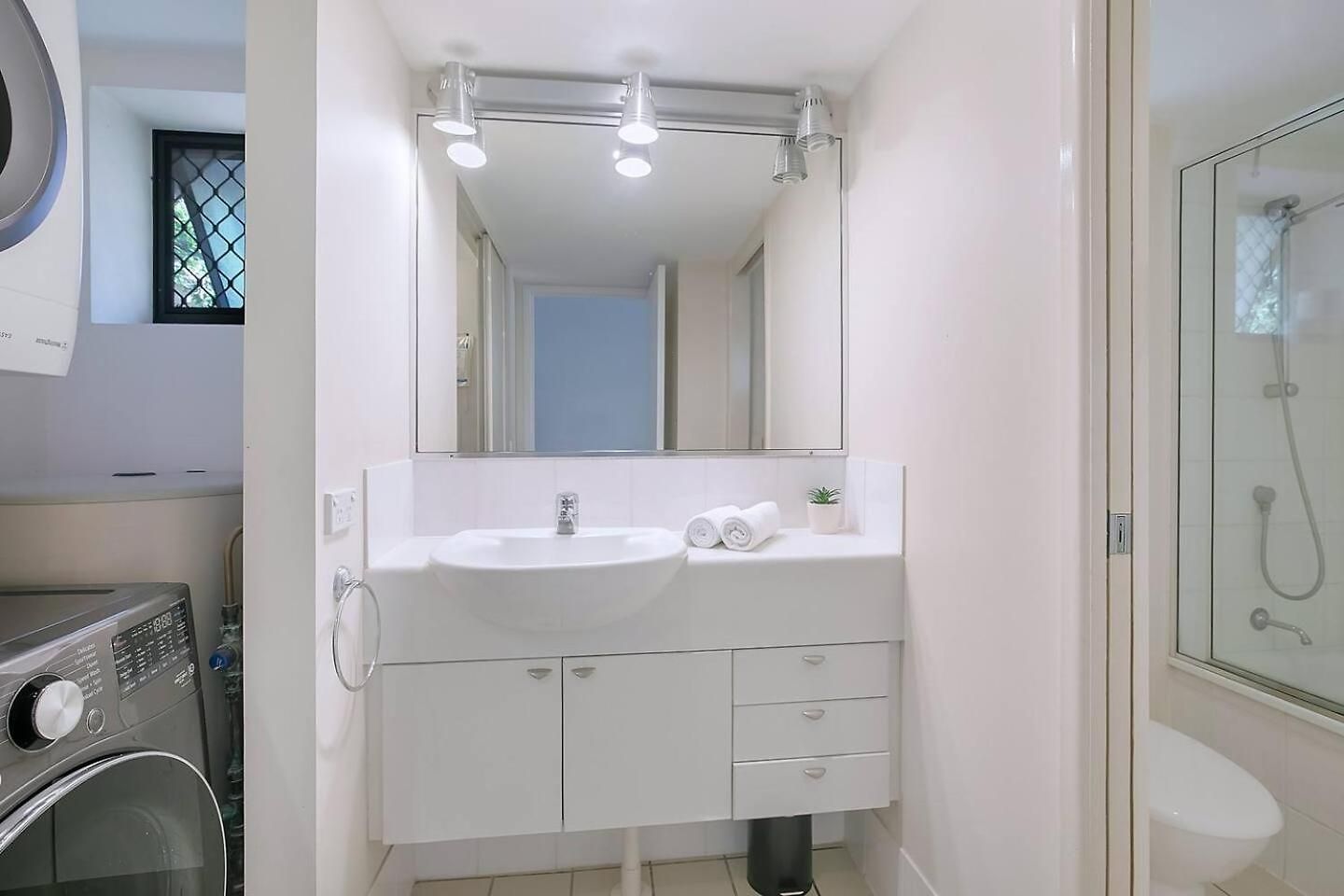 Centro At Toowong - Modern Spacious Living With Pool Brisbane