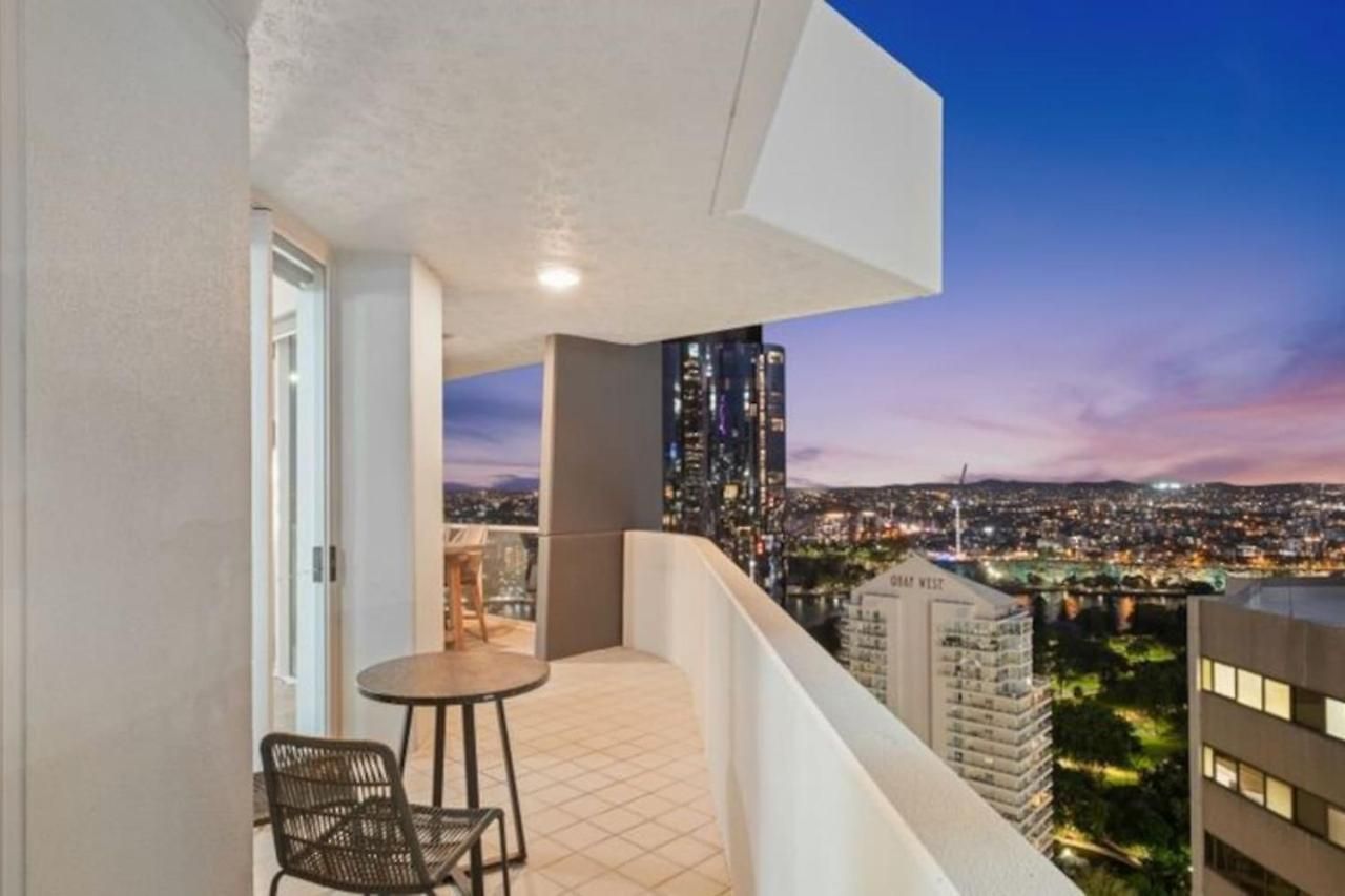 Lux Sub-penthouse With Casino Views Brisbane