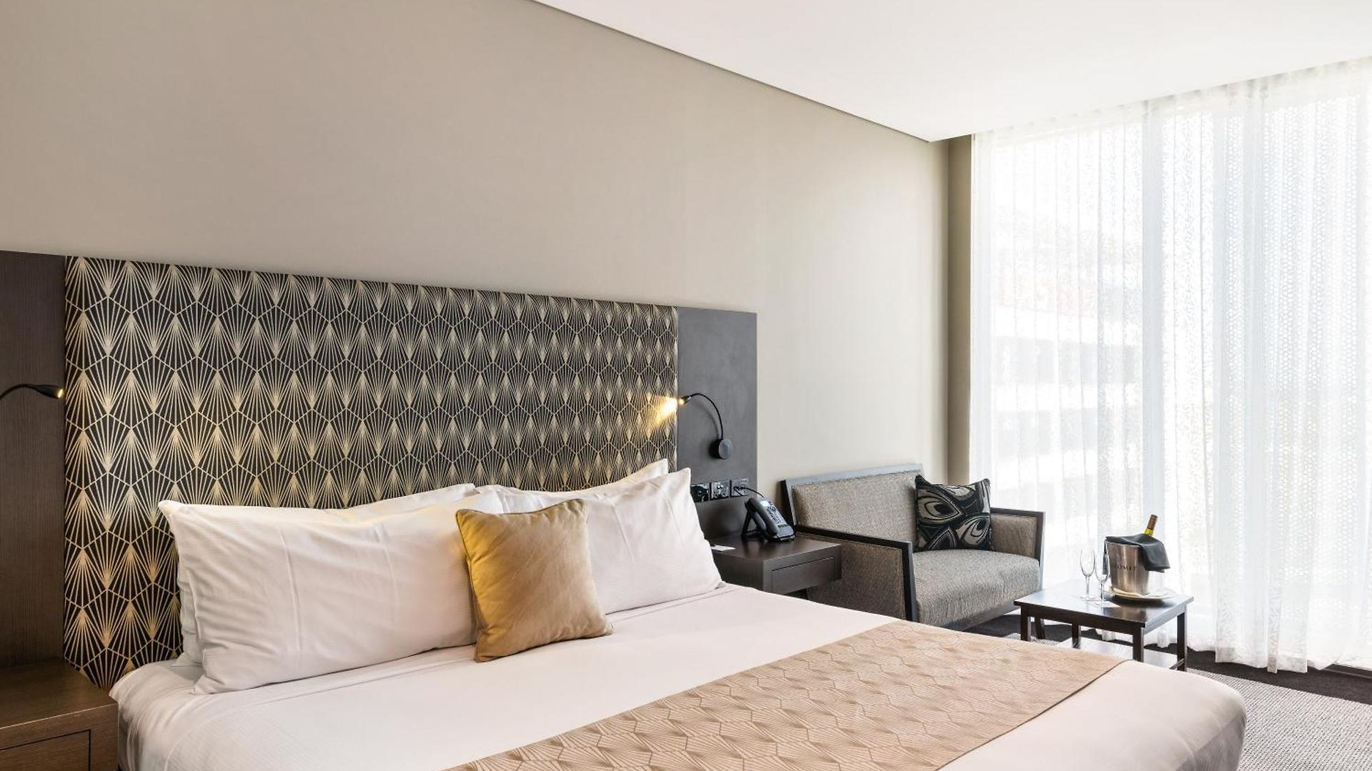 Pullman Airport Hotel