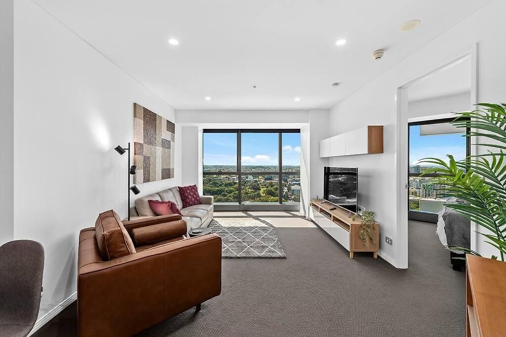Apartment Infinity Excellence!~1bed/1bath/office/1car~views! *