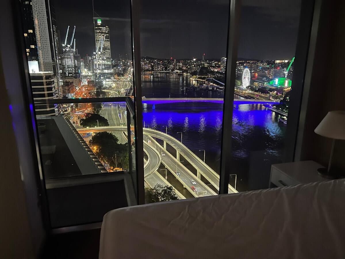 Living - River-view 2 Bedroom * Brisbane