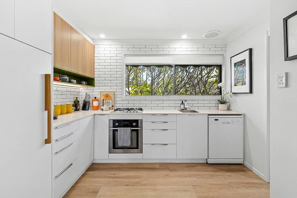 The Sanctuary! 1bed, 1bath, 1car, Pool~teneriffe Apartment
