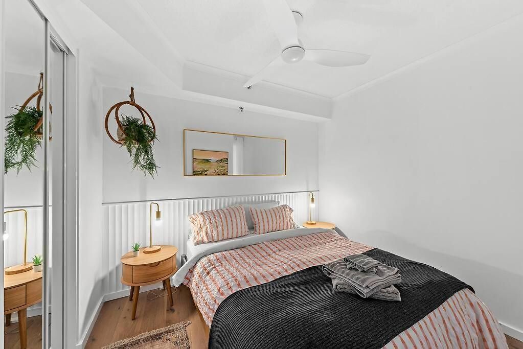 Stunning! 2bed, 1bath, 1car, Views - Cbd