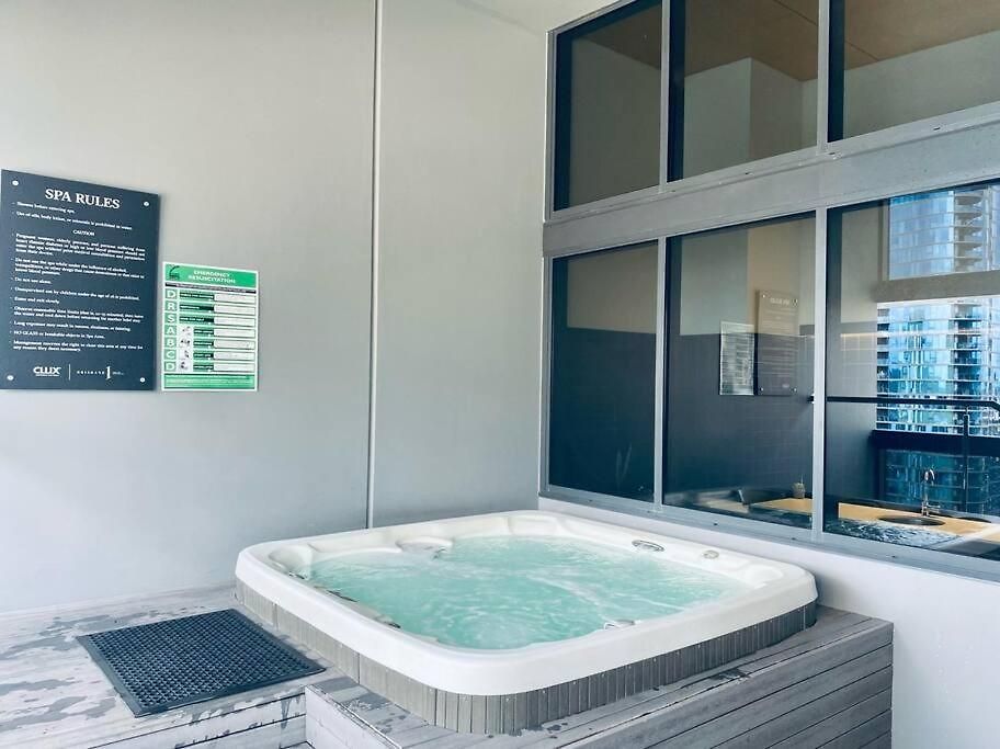 Apartment Luxury And Convenient Unit In South