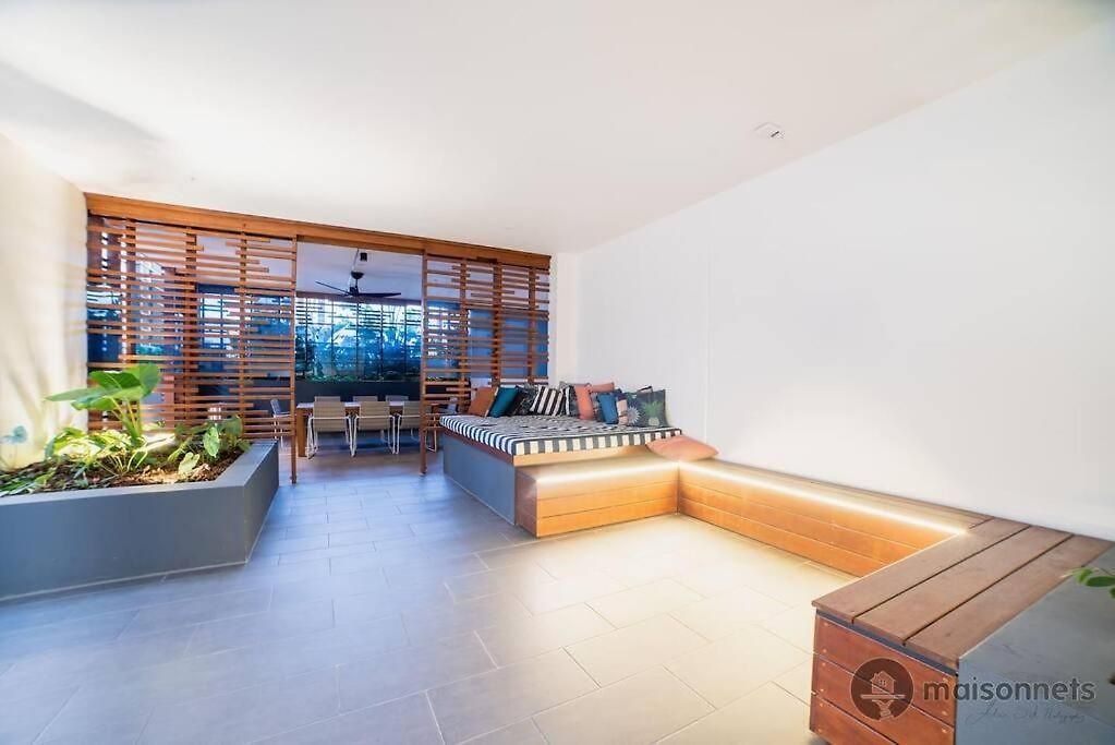 Apartment South Brisbane Unit With Parking And Pool