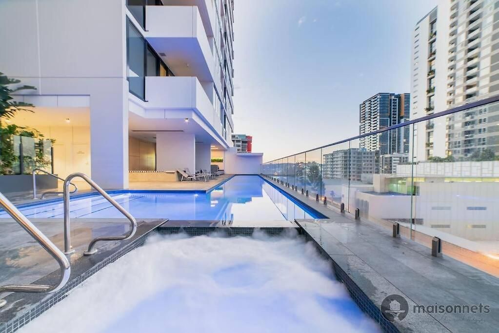 Apartment South Brisbane Unit With Parking And Pool *