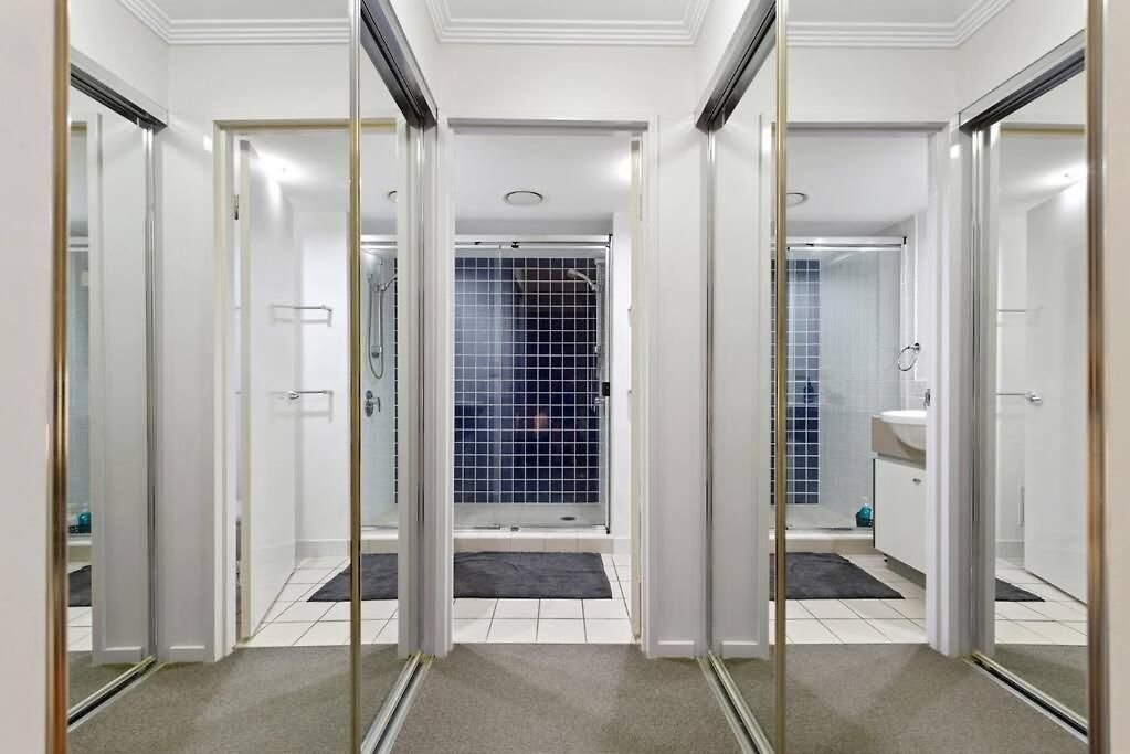 Heights ~ 2bed/2bath/car/pool/views ~ Cbd Brisbane