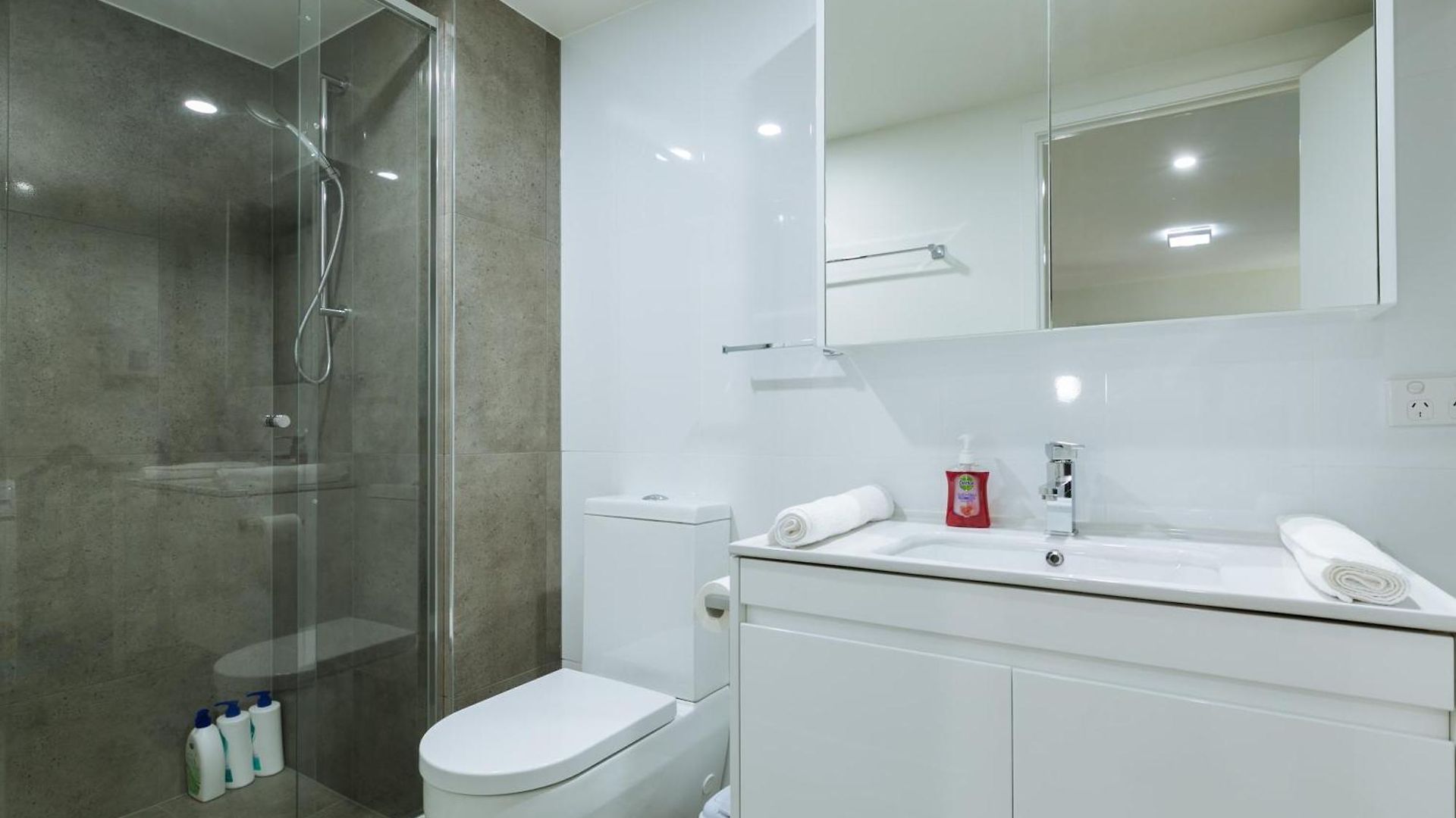 South 2 Bed 2 Bath With Parking