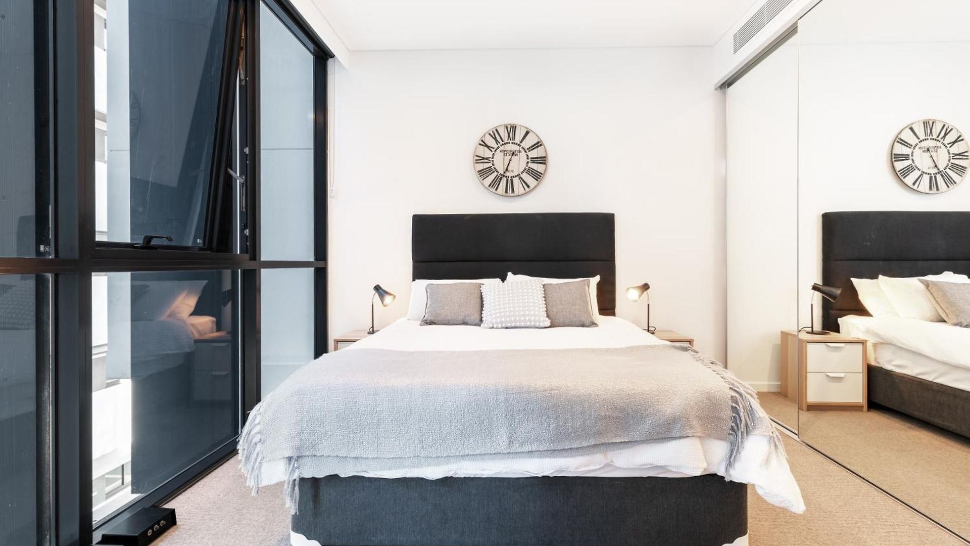 South Bank Beautiful River View Tower Apartment