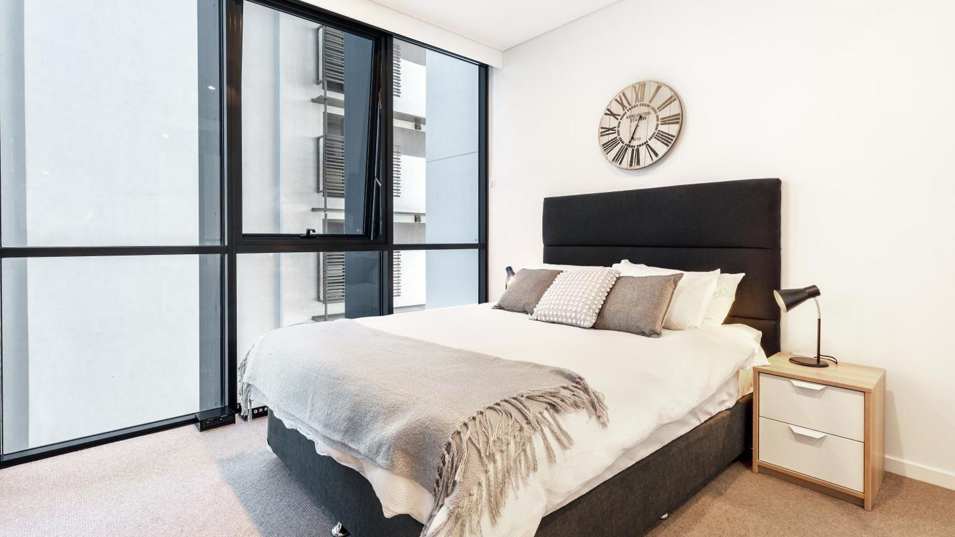 South Bank Beautiful River View Tower Apartment *