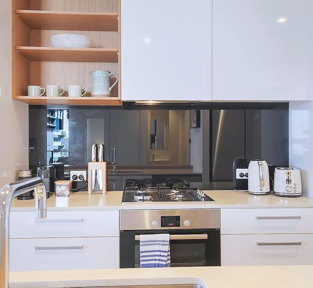 Apartment Regatta Hideaway - A Breezy Balcony Brisbane
