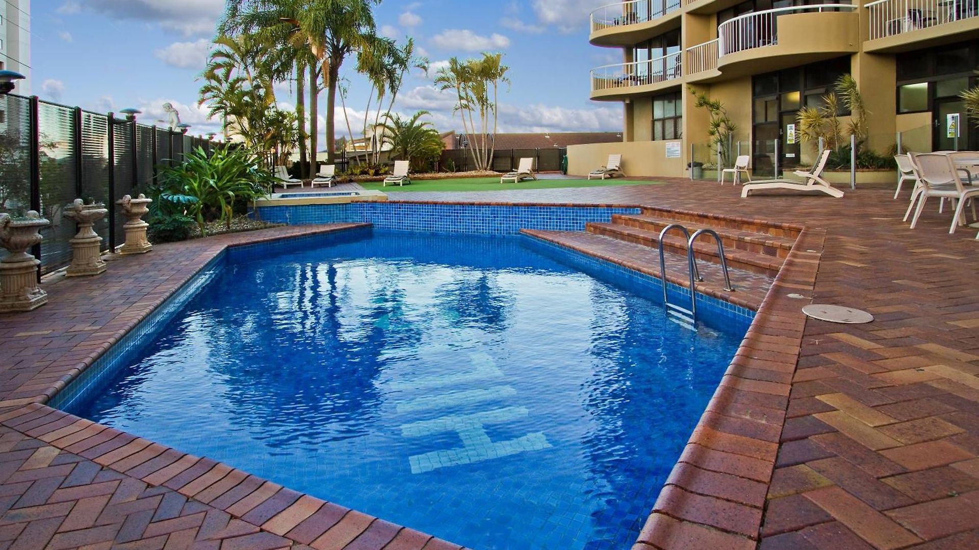 Hillcrest 4* Brisbane