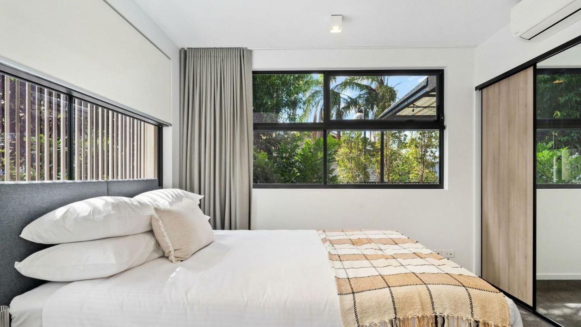 Apartment Queen Windsor Iqld *