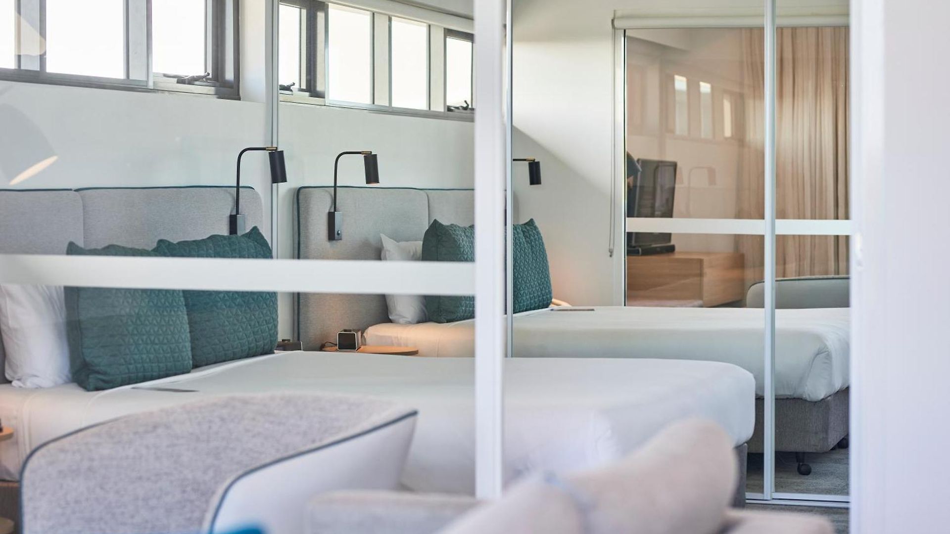 Aparthotel Quest Cannon Hill 5*
