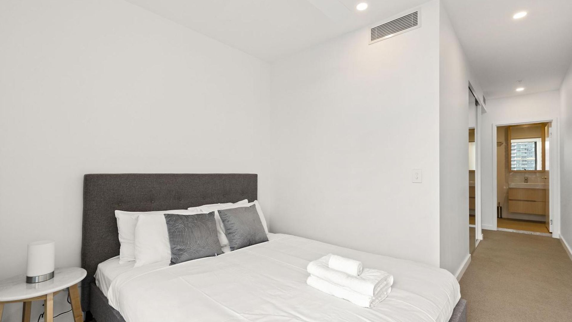 Apartment Kozyguru South Kozy 2 Bedrooms + Free Parking One Qsb001-1203