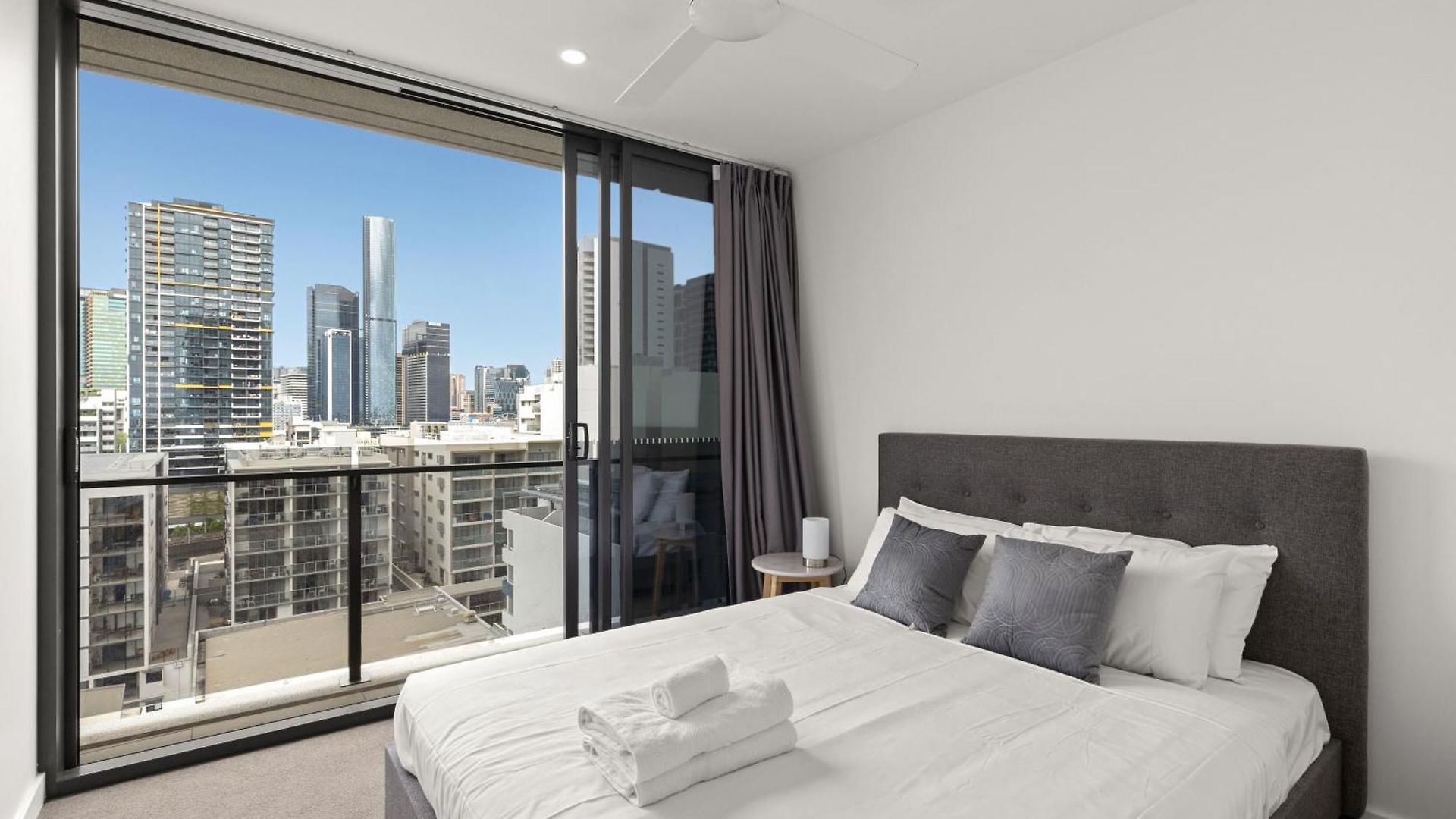 Kozyguru South Kozy 2 Bedrooms + Free Parking One Qsb001-1203