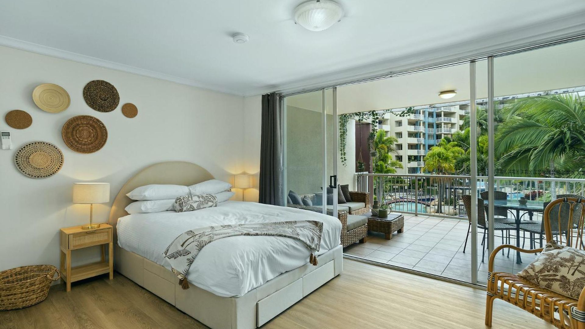 Coastal With Pool View Brisbane