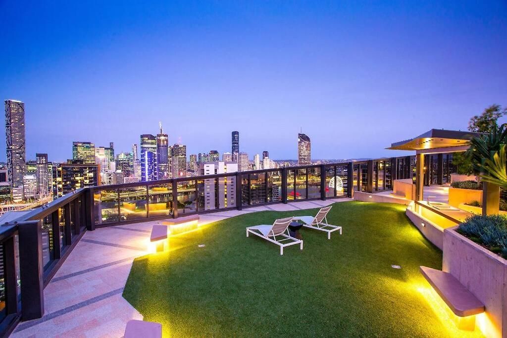 Apartment Stylish W Pool, Gym And