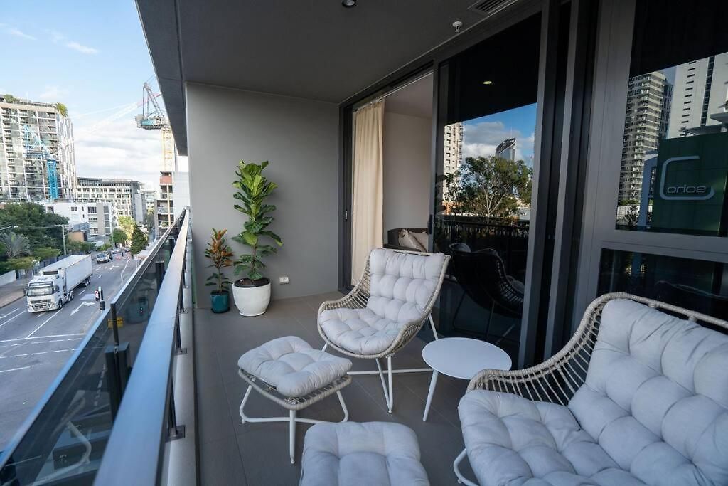 Apartment Stylish W Pool, Gym And Brisbane