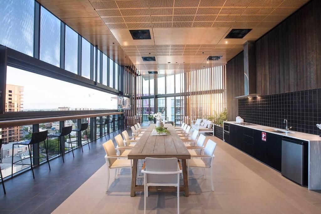 Stylish W Pool, Gym And Apartment *