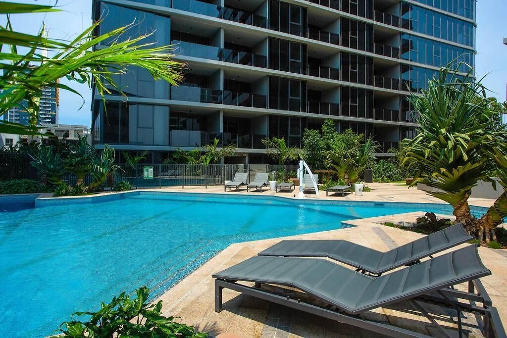 Stylish W Pool, Gym And Apartment