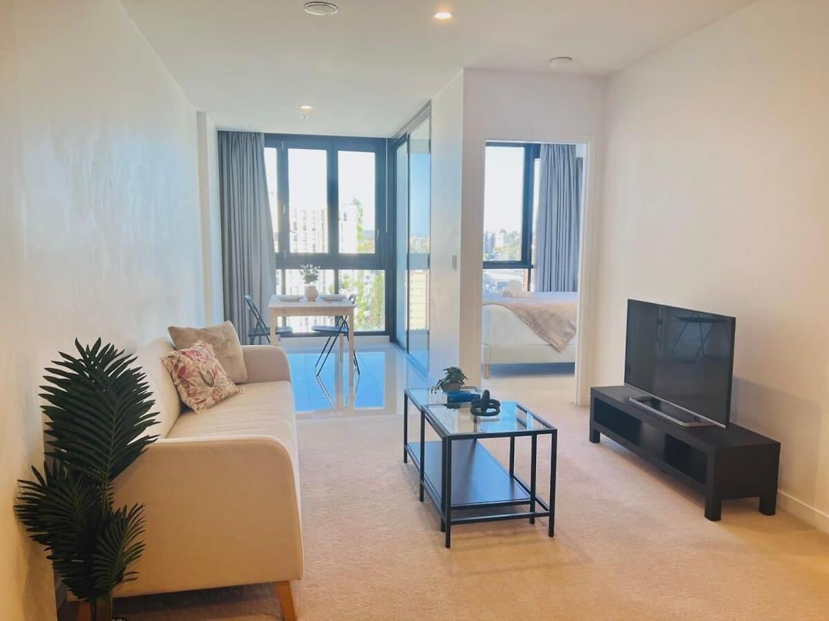 Cassa Toowong - Convenient 1b At Location With Parking Managed By The Cassa Brisbane