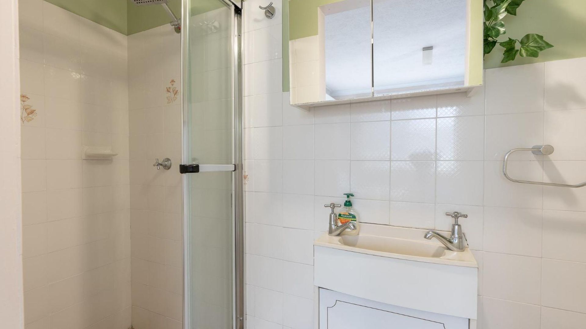 Lovely 2-bed By Oxenham Park Transport & Shops Brisbane