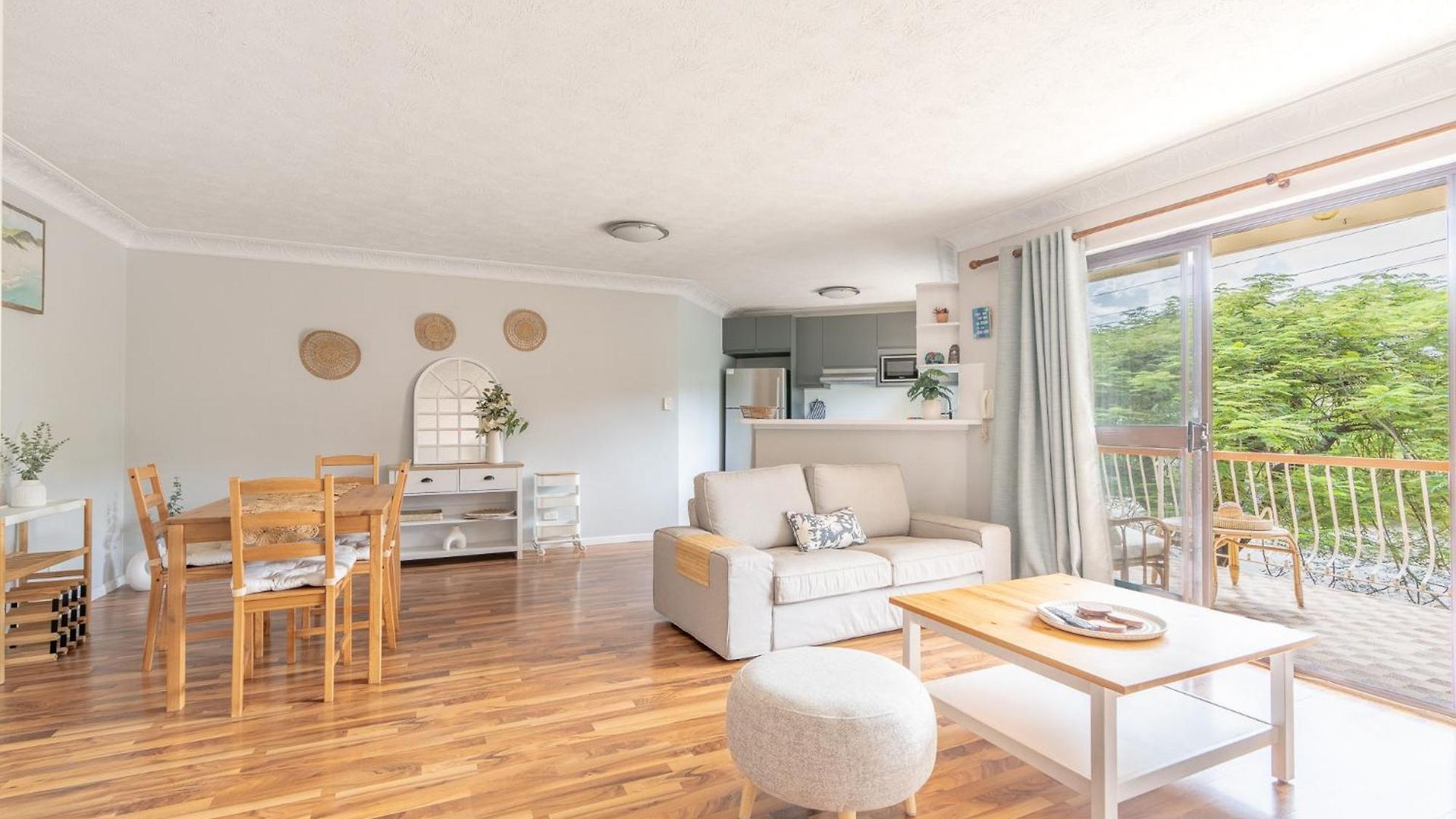Lovely 2-bed By Oxenham Park Transport & Shops