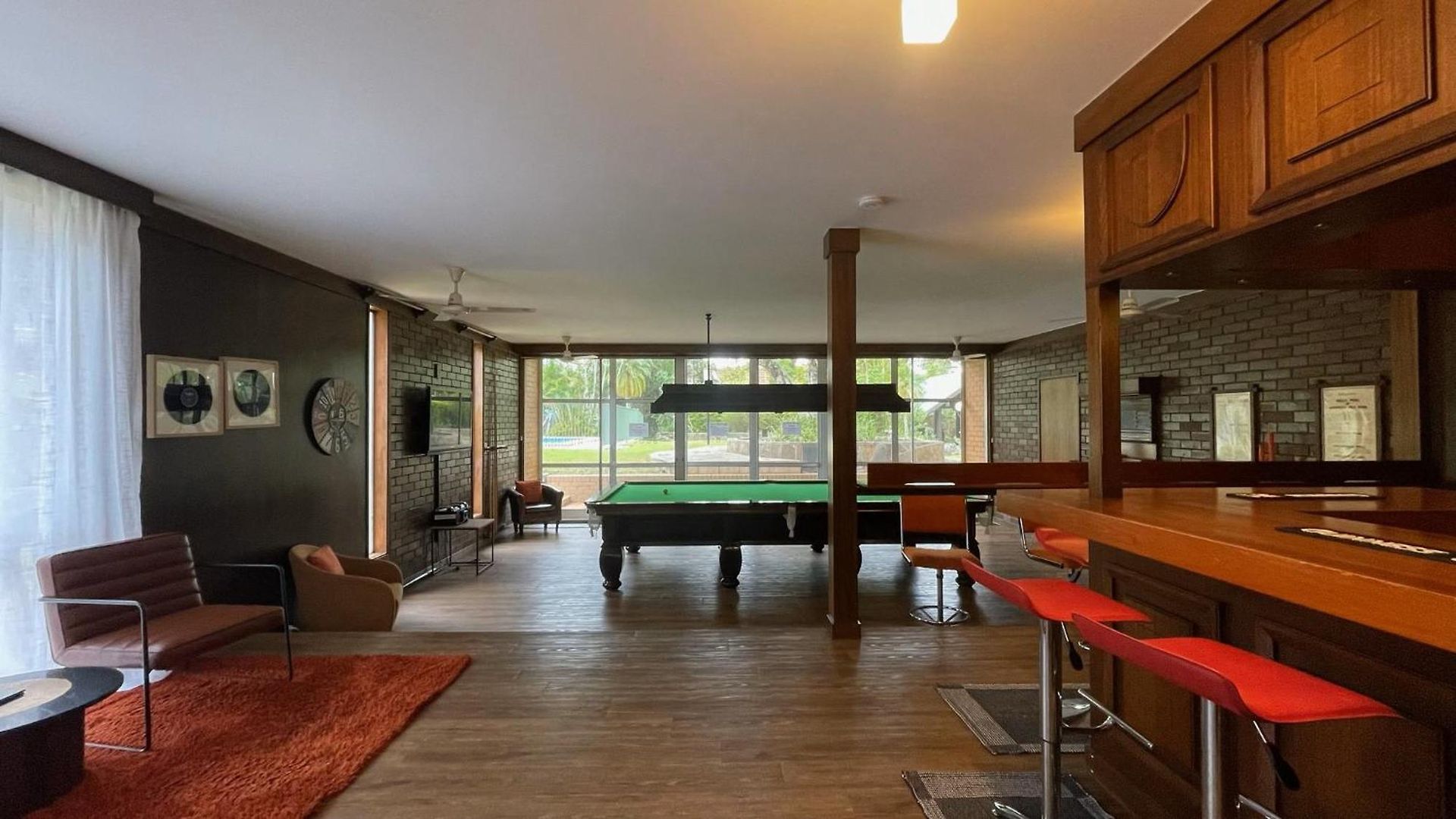 Spacious Hideaway Retreat, Brookfield, *