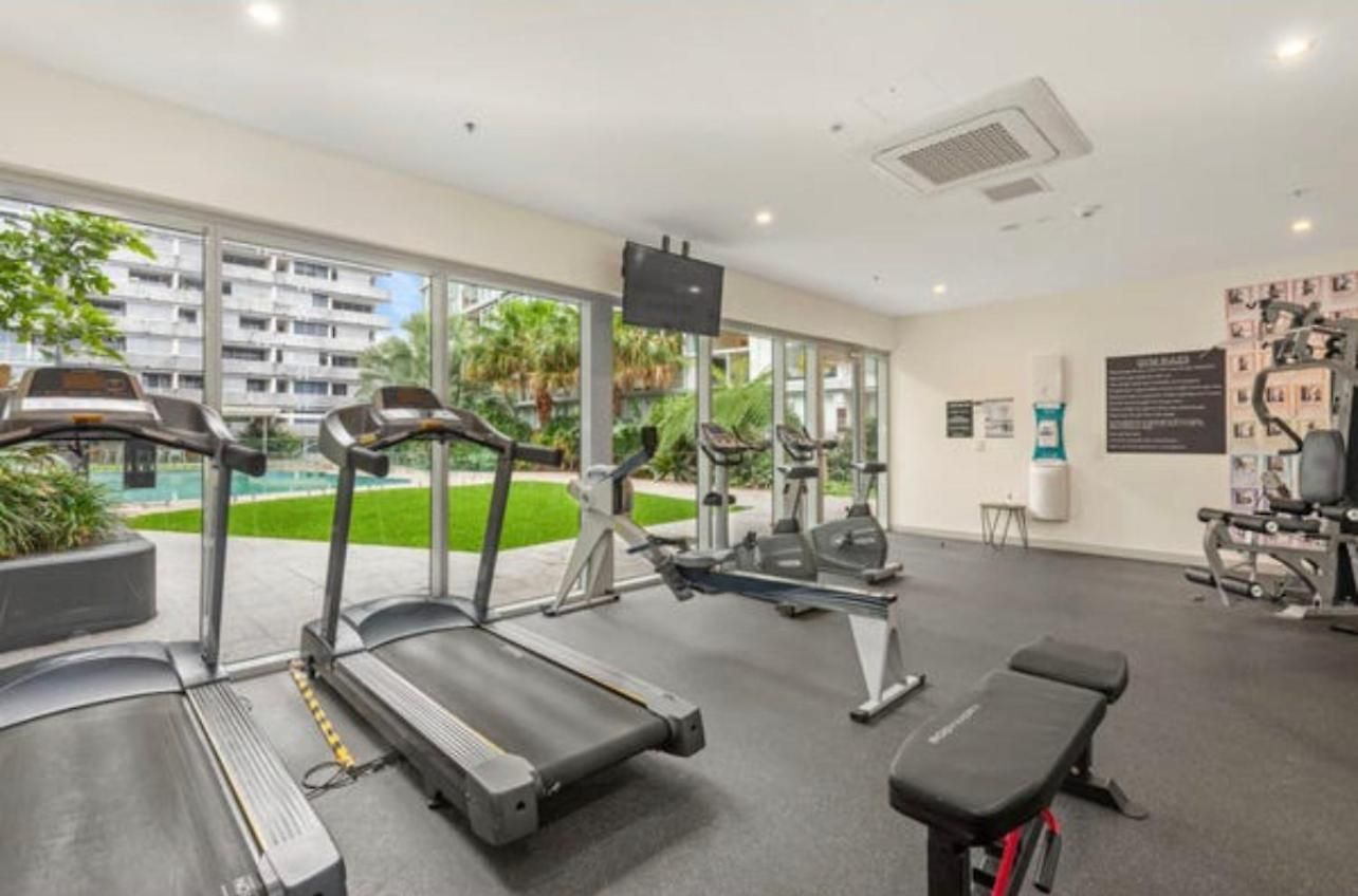 Apartment Top-floor Luxe In The Free Parking, Pool, Gym, Wifi *