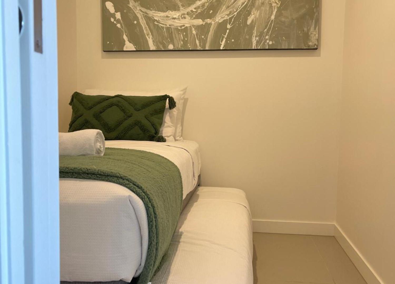 Top-floor Luxe In The Free Parking, Pool, Gym, Wifi