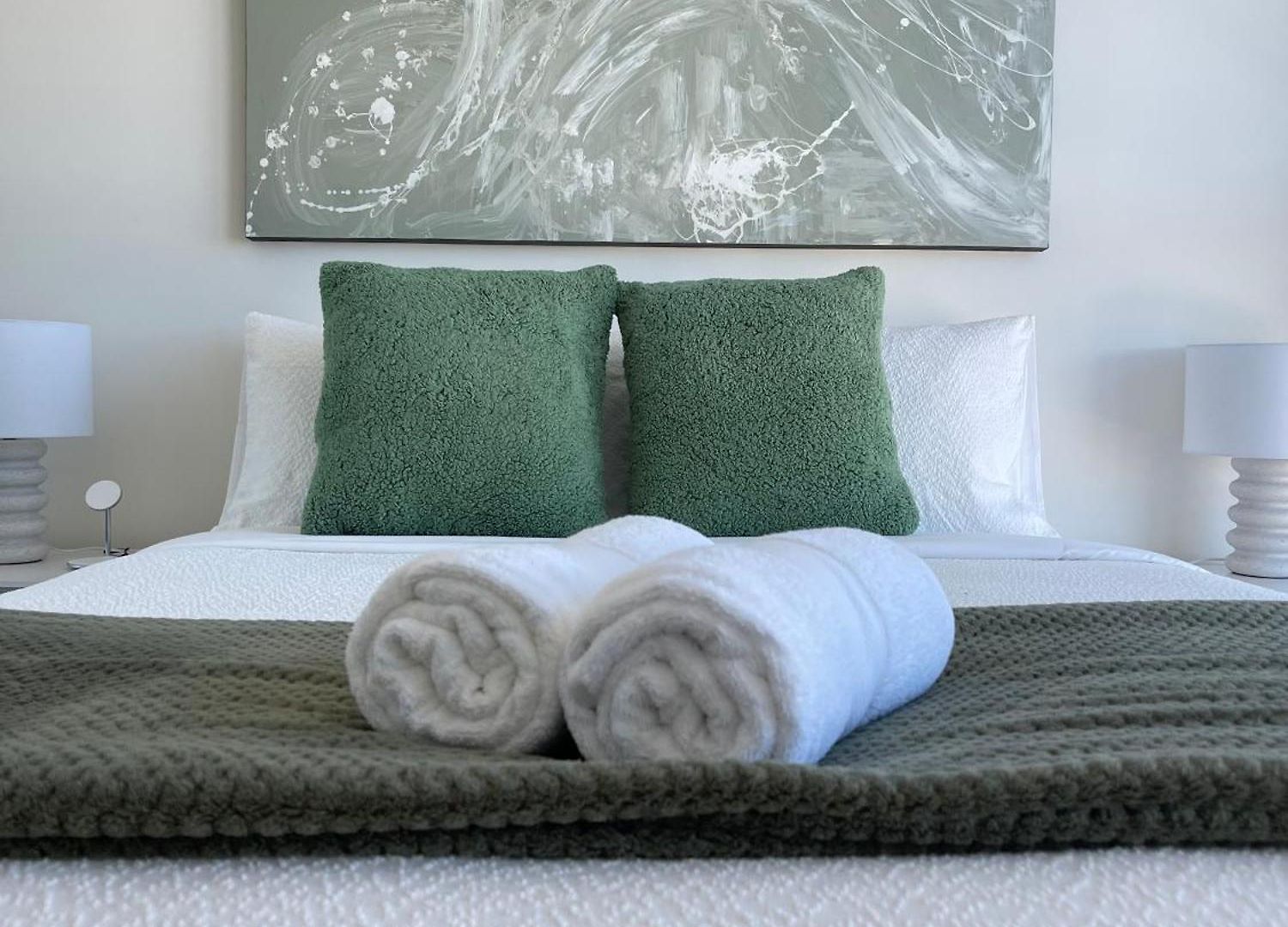 Top-floor Luxe In The Free Parking, Pool, Gym, Wifi