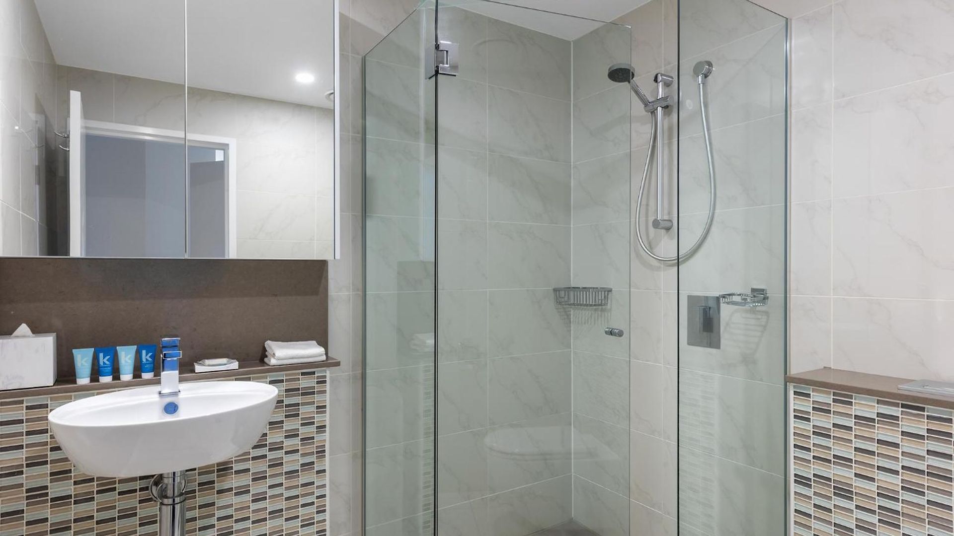 Meriton Adelaide Street, 5*