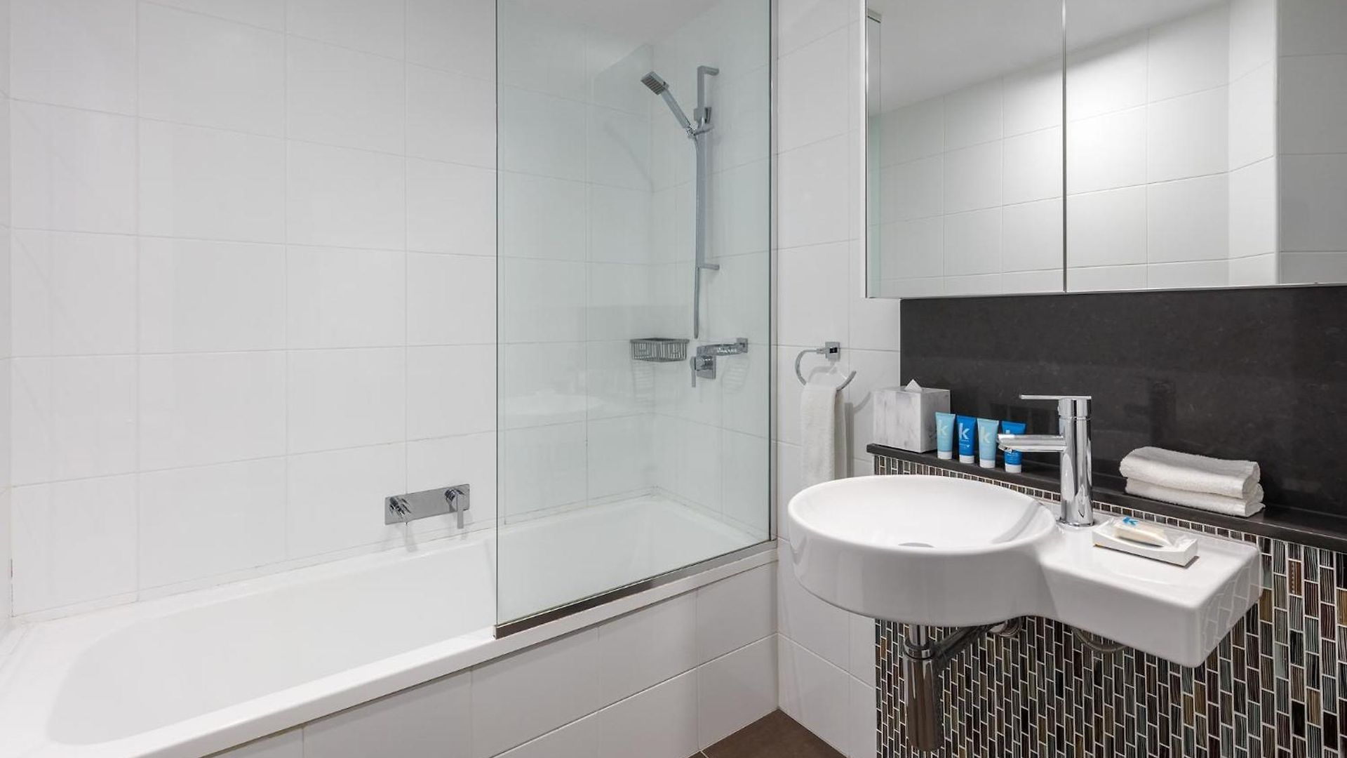 Meriton Adelaide Street, Hotel 5*