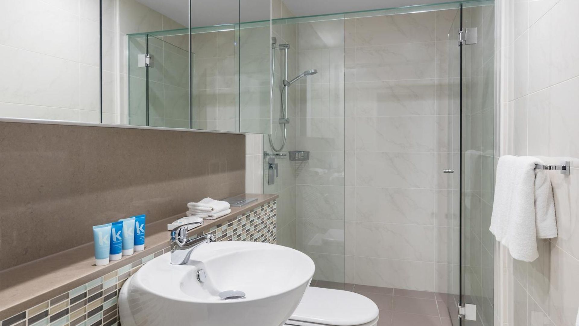 Meriton Adelaide Street, Hotel