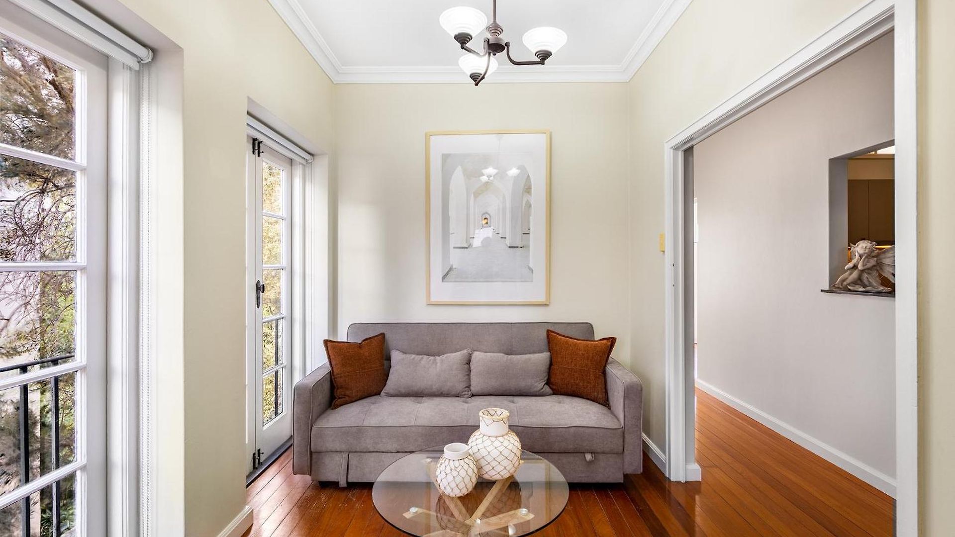 Riverside Heritage Chateau/convenient/free Carpark *