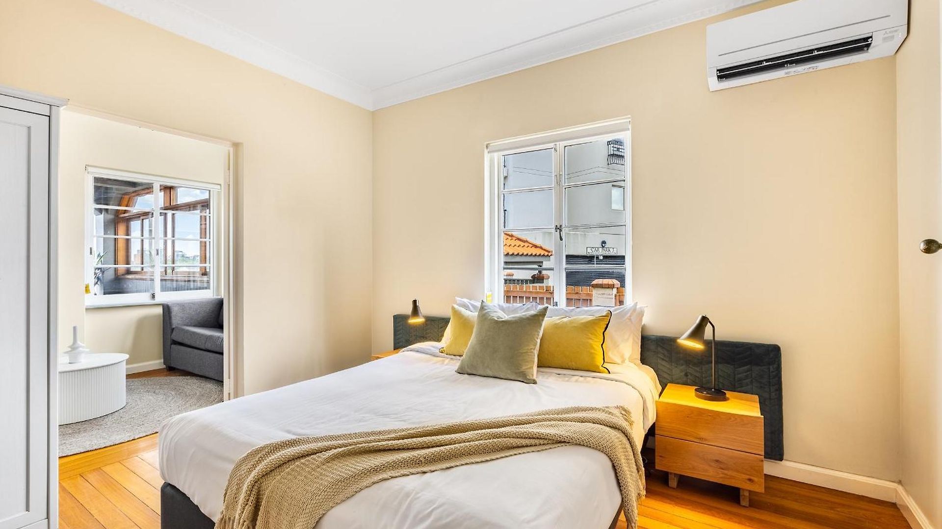 Riverside Heritage Chateau/convenient/free Carpark