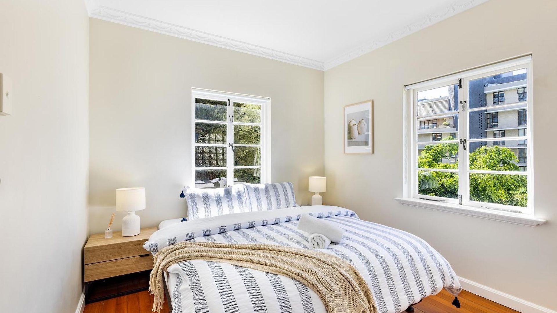 Riverside Heritage Chateau/convenient/free Carpark *