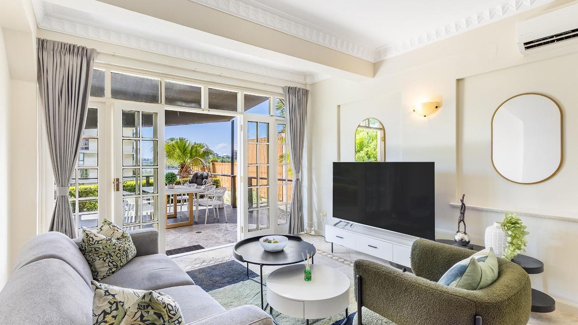 Riverside Heritage Chateau/convenient/free Carpark