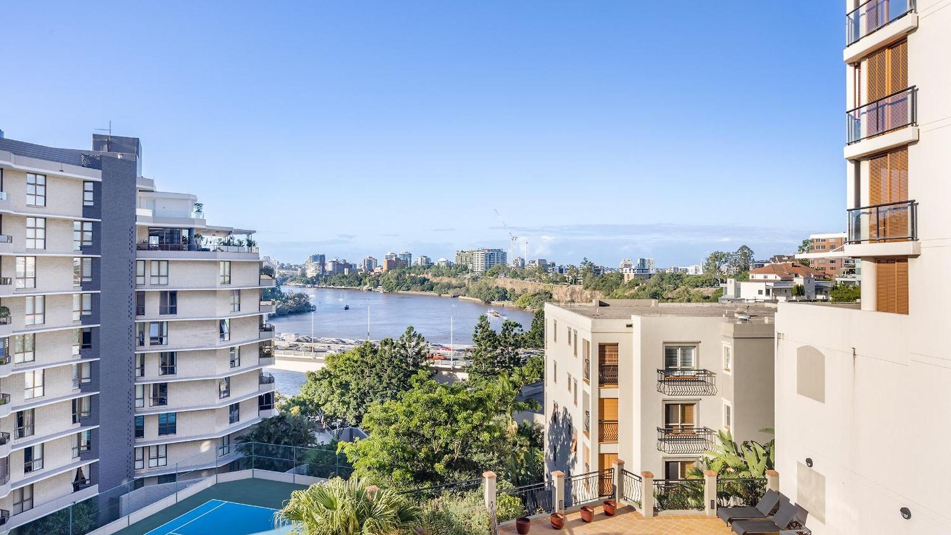 Apartment Riverside Heritage Chateau/convenient/free Carpark Brisbane