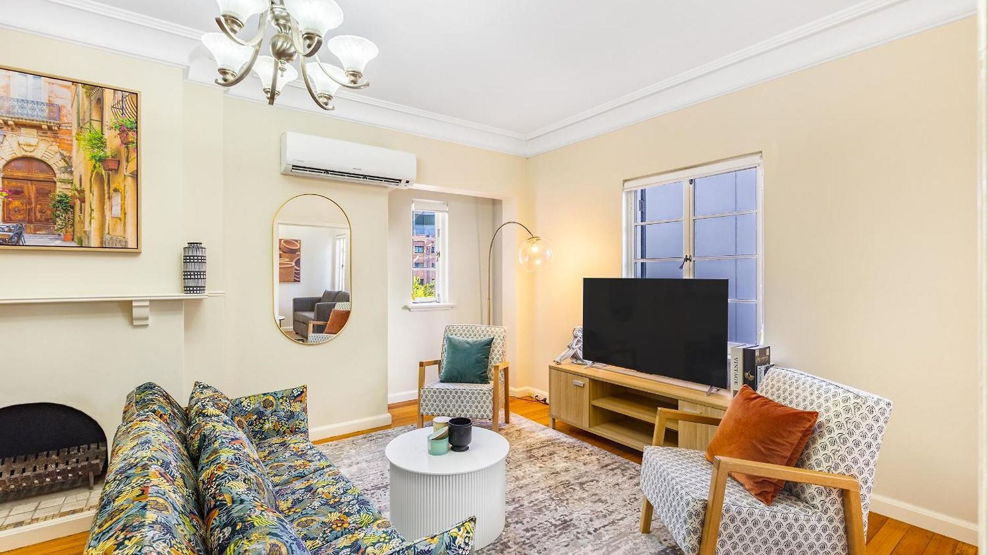 Riverside Heritage Chateau/convenient/free Carpark Apartment *