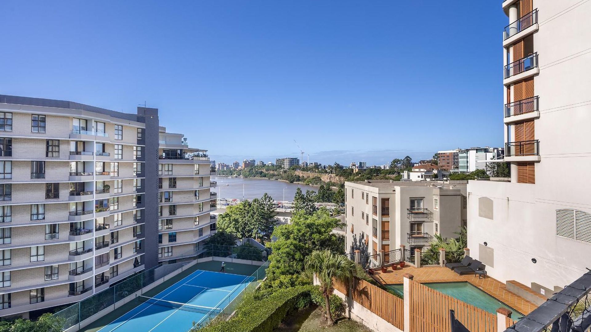 Riverside Heritage Chateau/convenient/free Carpark Brisbane