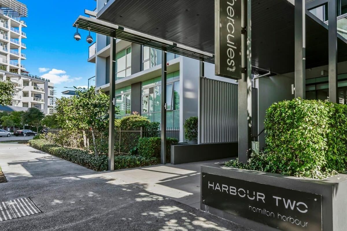 1-bedroom Riverfront With Pool Apartment *