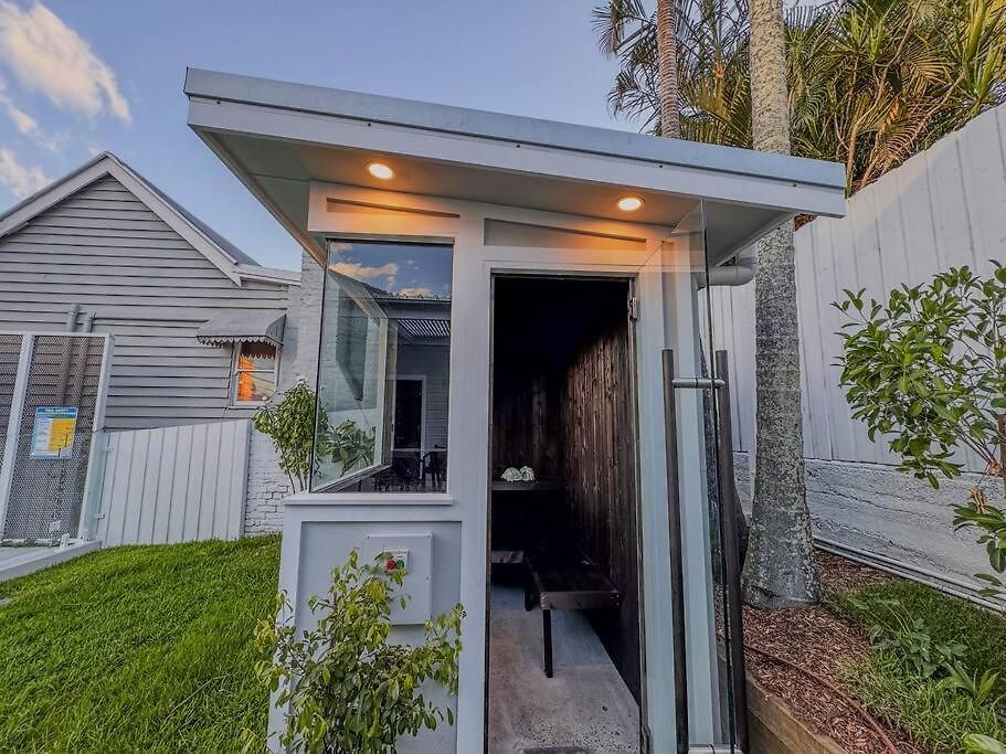 Villa Springhill Retreat - Inner-city, Pool + Sauna Brisbane