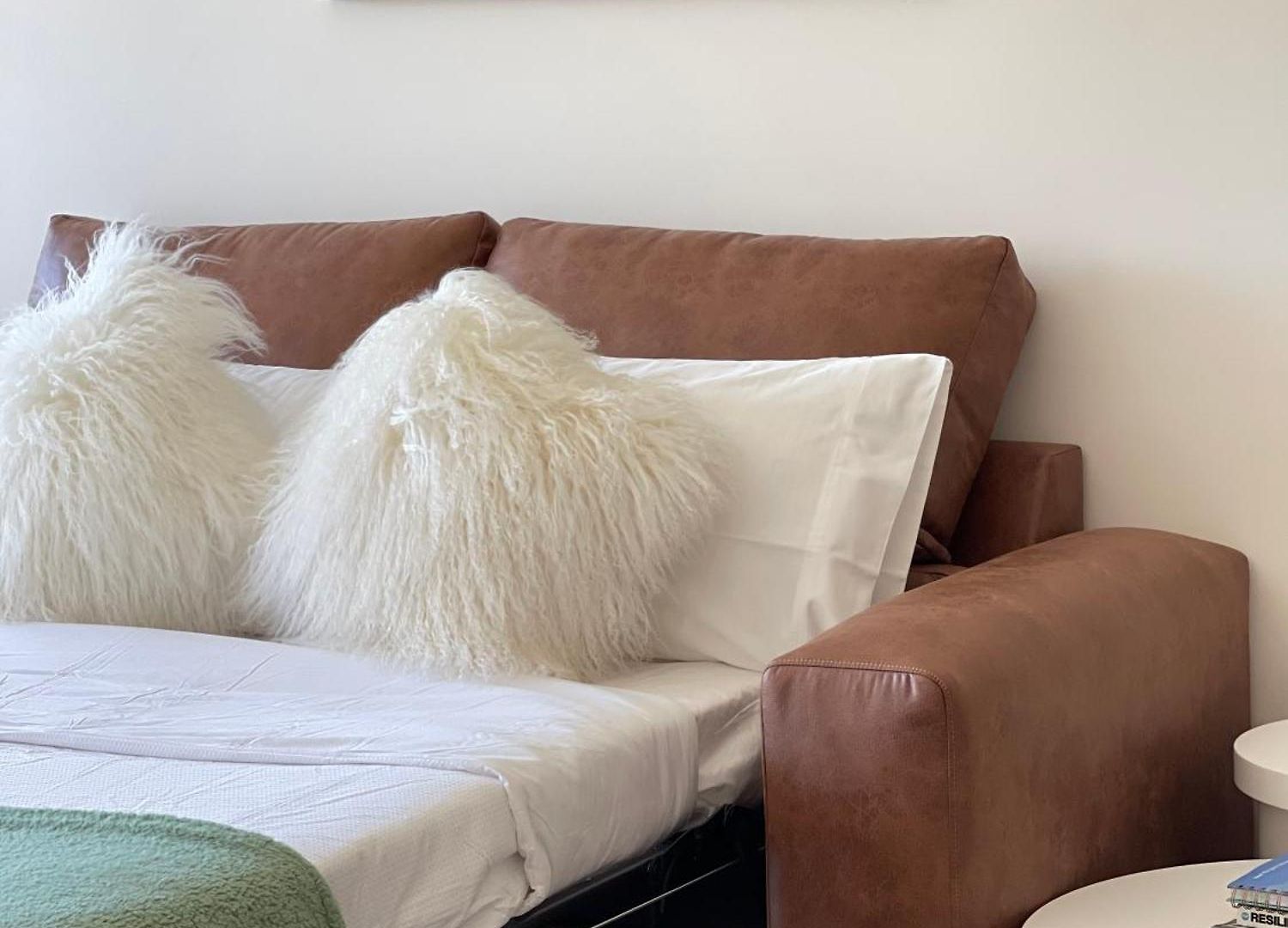 Top-floor Luxe In The Free Parking, Pool, Gym, Wifi *