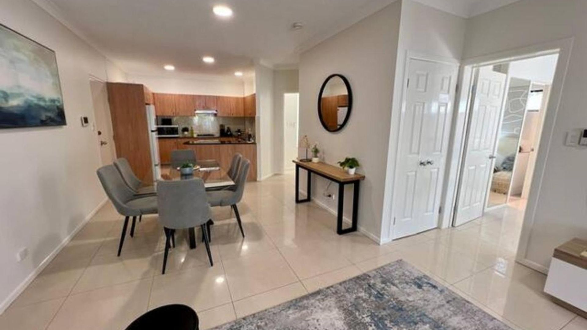 2-bed Unit With Large Backyard, Bbq & Parking